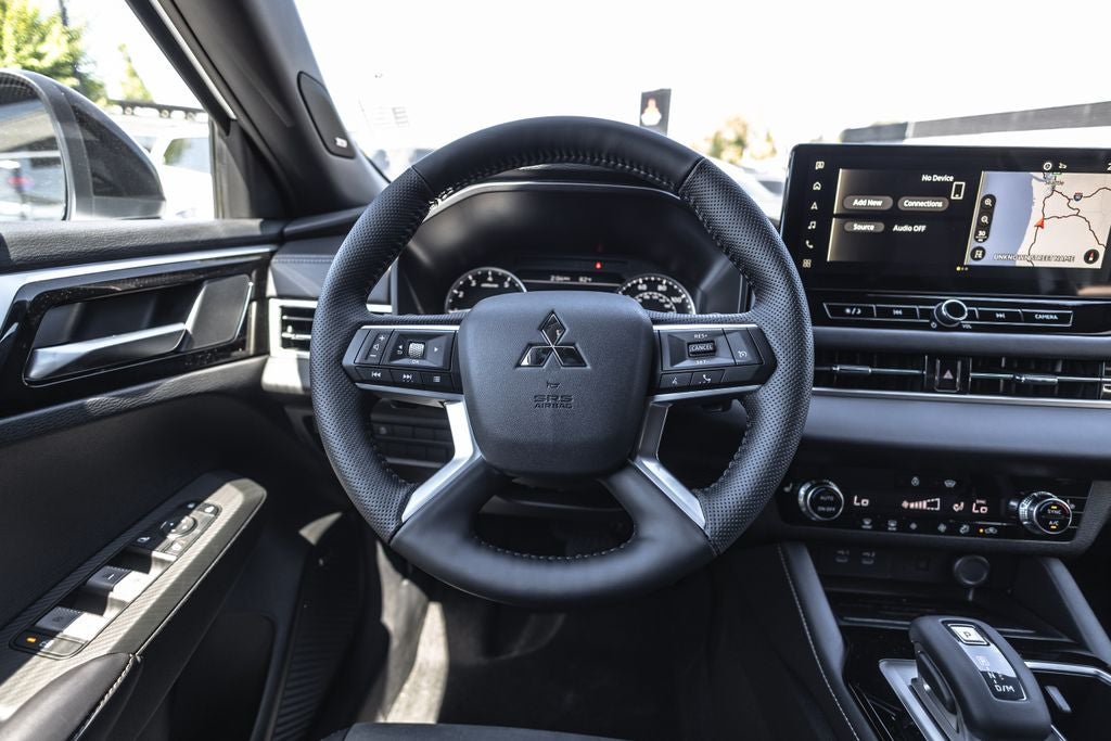 2026 Mitsubishi Outlander LE