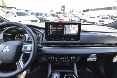 2026 Mitsubishi Outlander LE