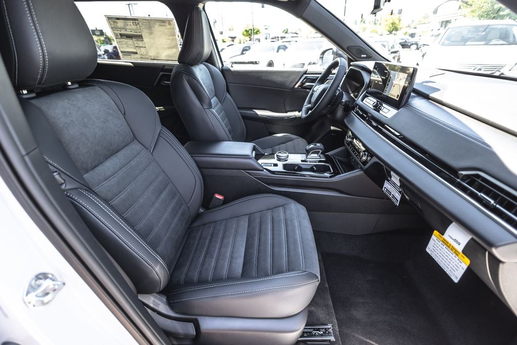 2026 Mitsubishi Outlander LE