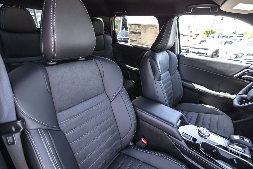 2026 Mitsubishi Outlander LE