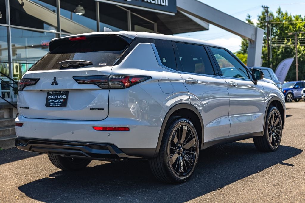 2026 Mitsubishi Outlander LE