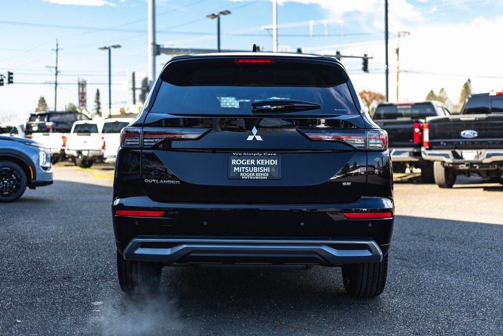 2026 Mitsubishi Outlander SE