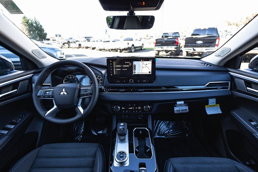 2026 Mitsubishi Outlander SE