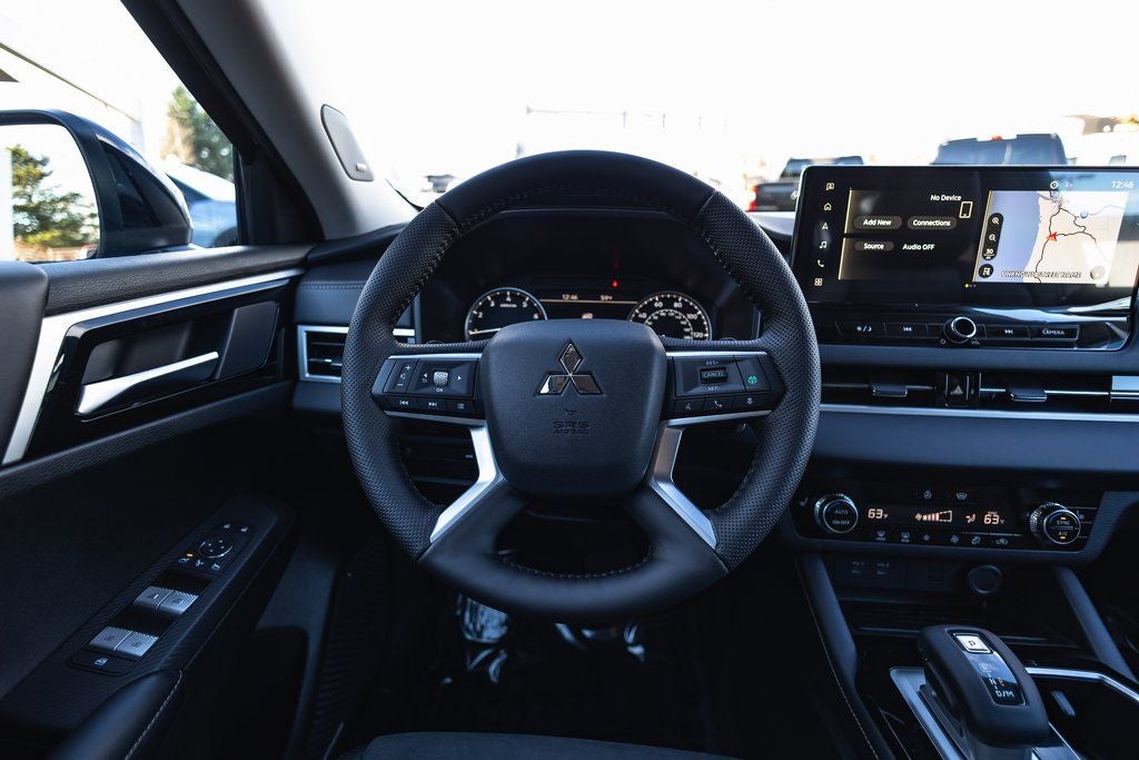 2026 Mitsubishi Outlander SE