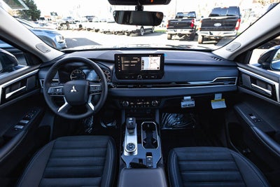 2026 Mitsubishi Outlander SE