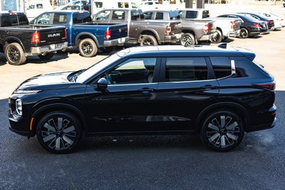 2026 Mitsubishi Outlander SE