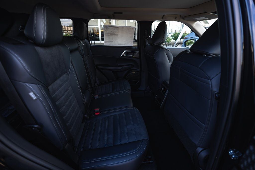 2026 Mitsubishi Outlander SE