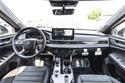 2026 Mitsubishi Outlander LE