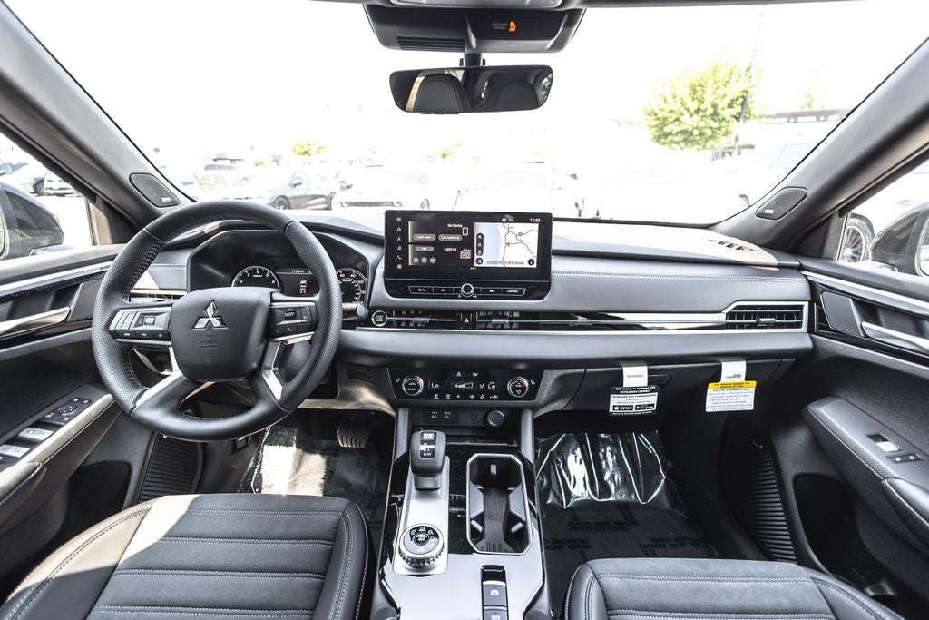 2026 Mitsubishi Outlander LE
