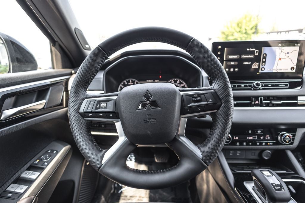 2026 Mitsubishi Outlander LE