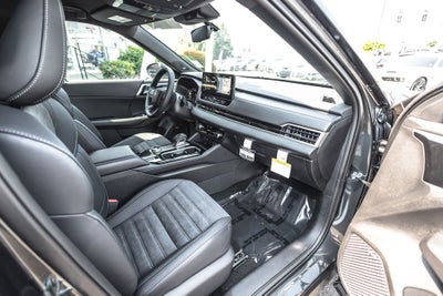 2026 Mitsubishi Outlander LE
