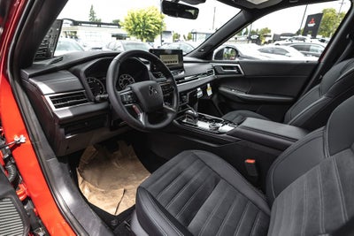 2026 Mitsubishi Outlander LE