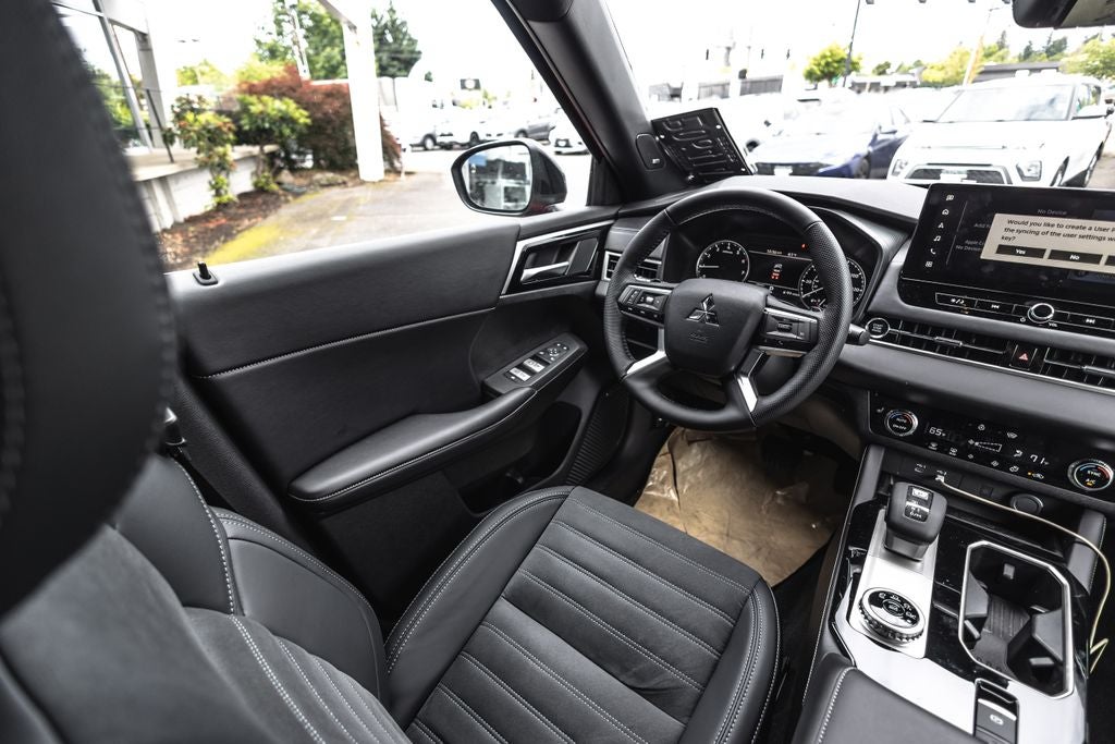 2026 Mitsubishi Outlander LE