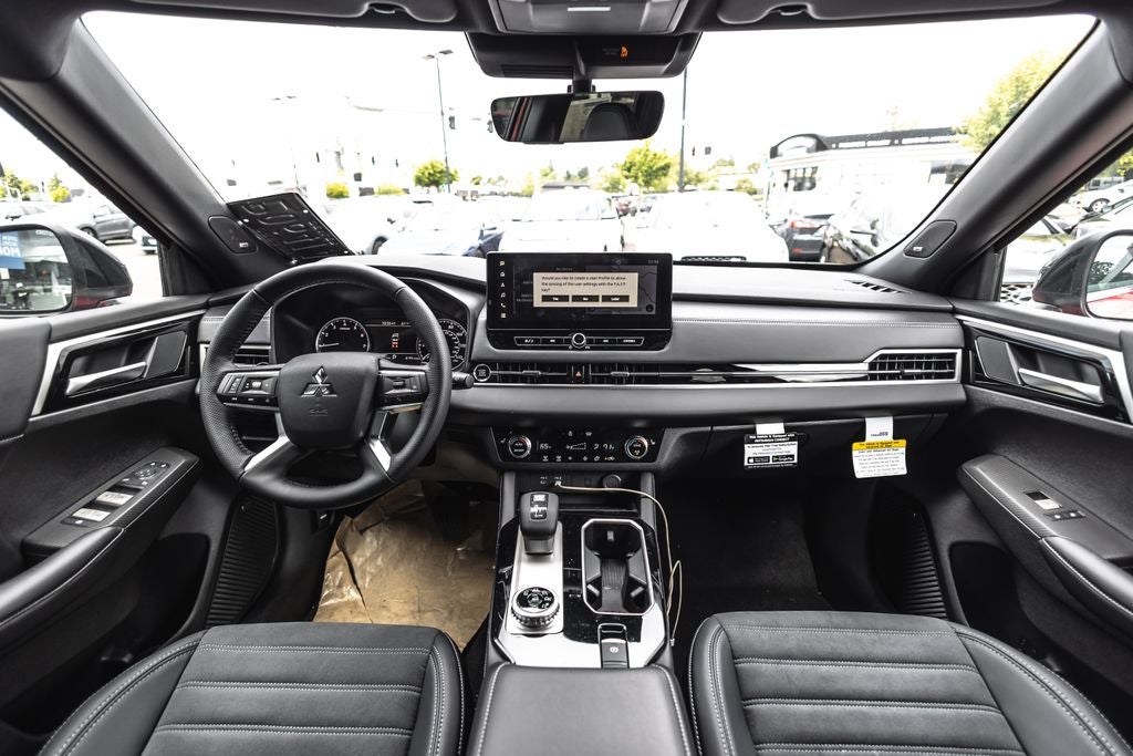 2026 Mitsubishi Outlander LE