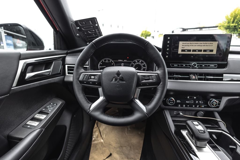 2026 Mitsubishi Outlander LE
