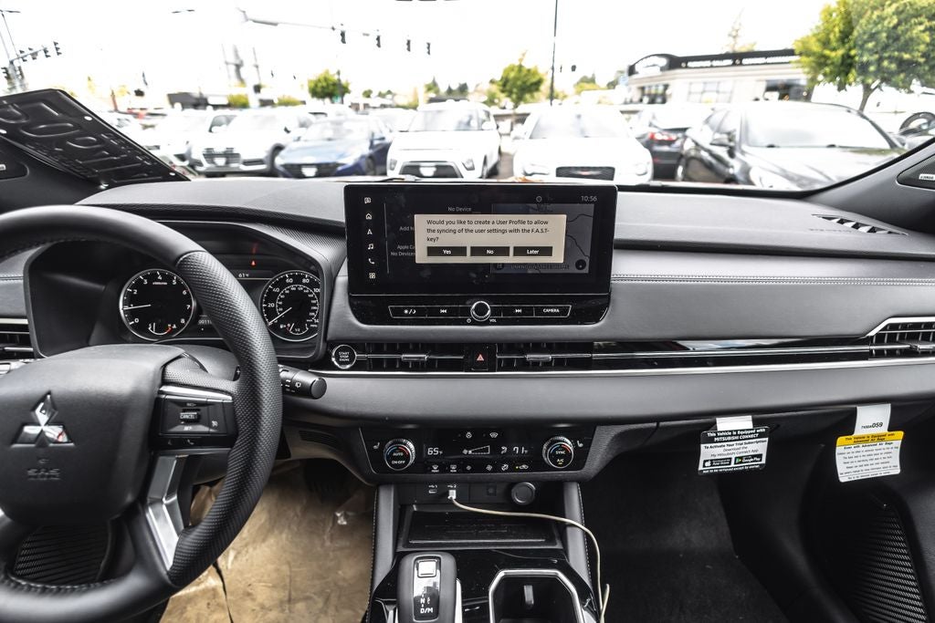 2026 Mitsubishi Outlander LE
