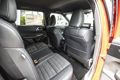 2026 Mitsubishi Outlander LE
