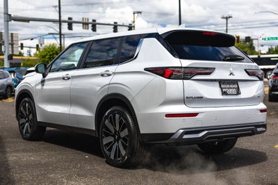 2026 Mitsubishi Outlander SE