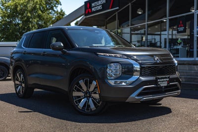 2026 Mitsubishi Outlander SE