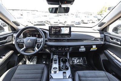2026 Mitsubishi Outlander SE