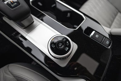 2025 Mitsubishi Outlander Platinum Edition