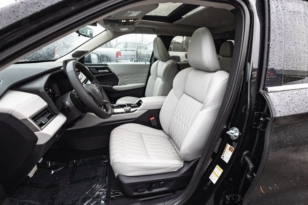 2025 Mitsubishi Outlander Platinum Edition