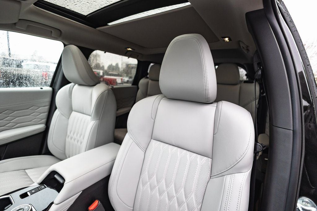 2025 Mitsubishi Outlander Platinum Edition