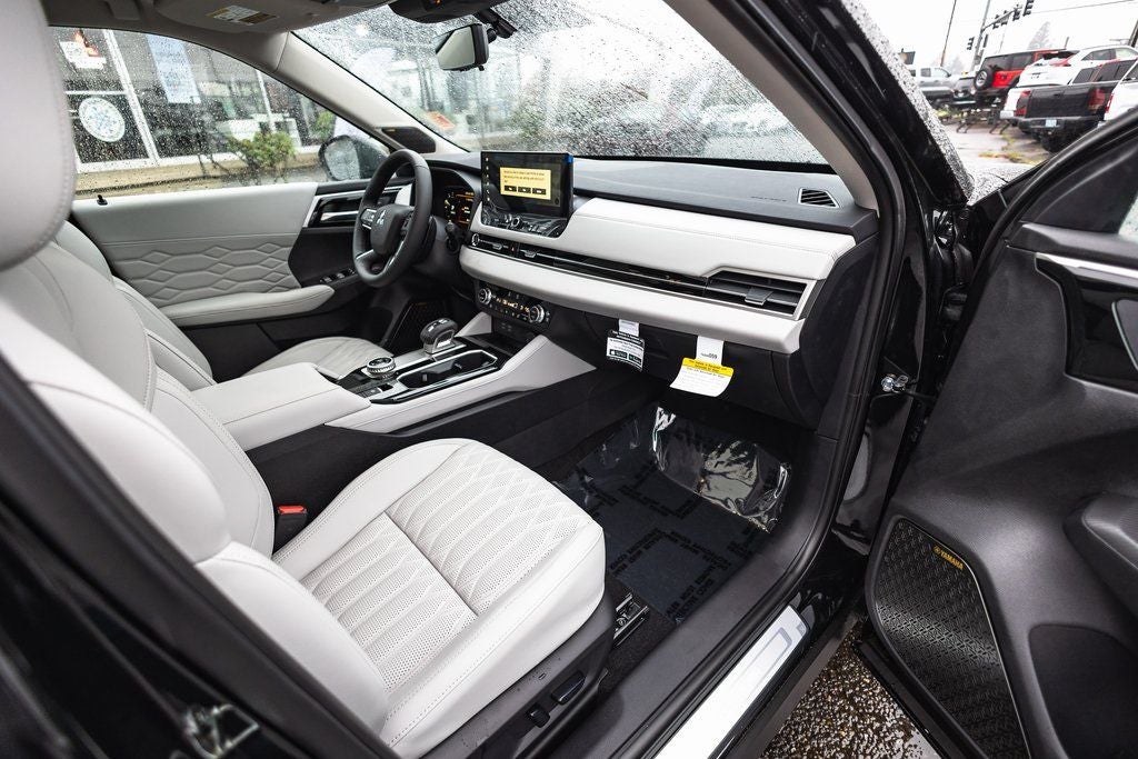 2025 Mitsubishi Outlander Platinum Edition