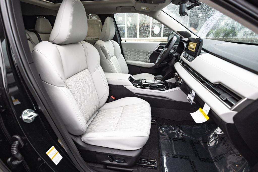 2025 Mitsubishi Outlander Platinum Edition