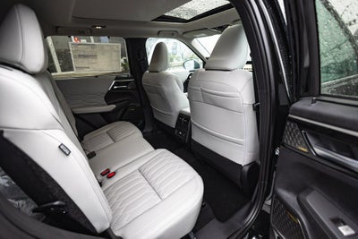 2025 Mitsubishi Outlander Platinum Edition