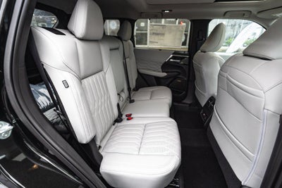 2025 Mitsubishi Outlander Platinum Edition