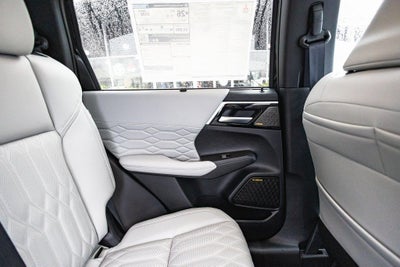 2025 Mitsubishi Outlander Platinum Edition