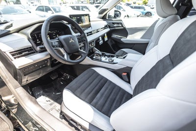 2026 Mitsubishi Outlander PHEV SE