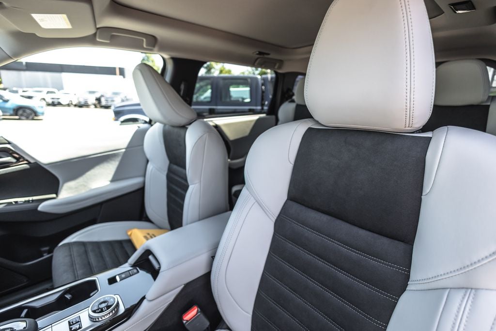 2026 Mitsubishi Outlander PHEV SE