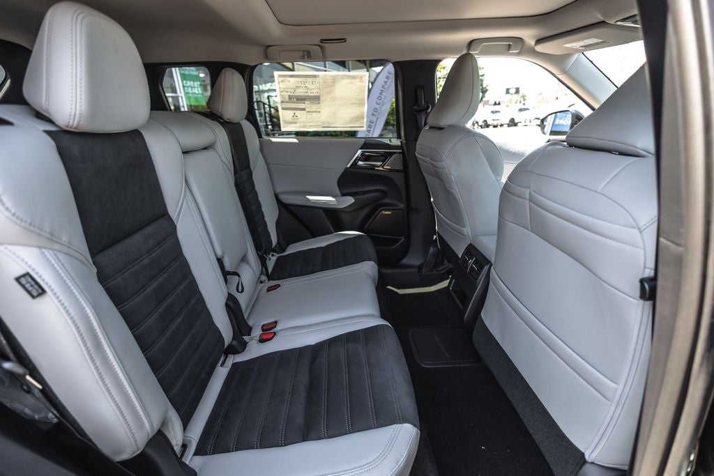 2026 Mitsubishi Outlander PHEV SE