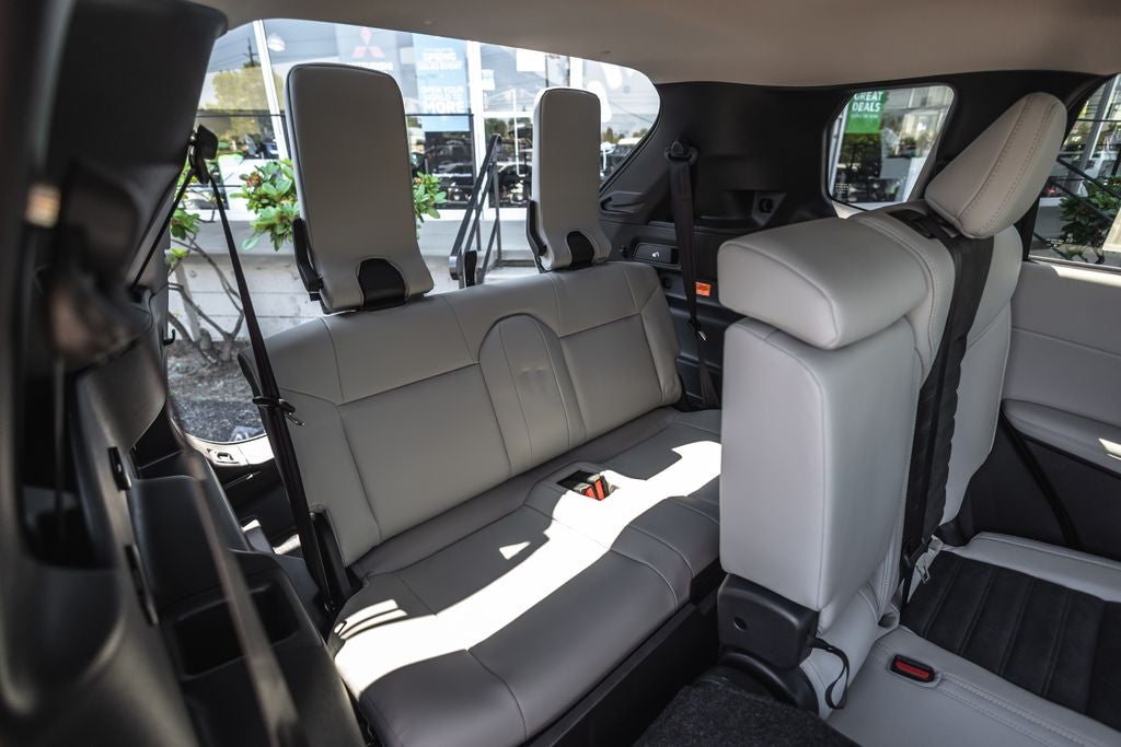 2026 Mitsubishi Outlander PHEV SE