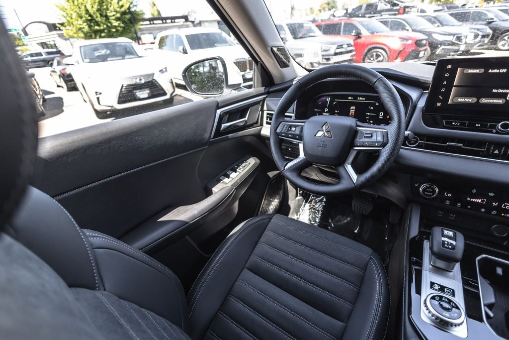 2026 Mitsubishi Outlander PHEV SE