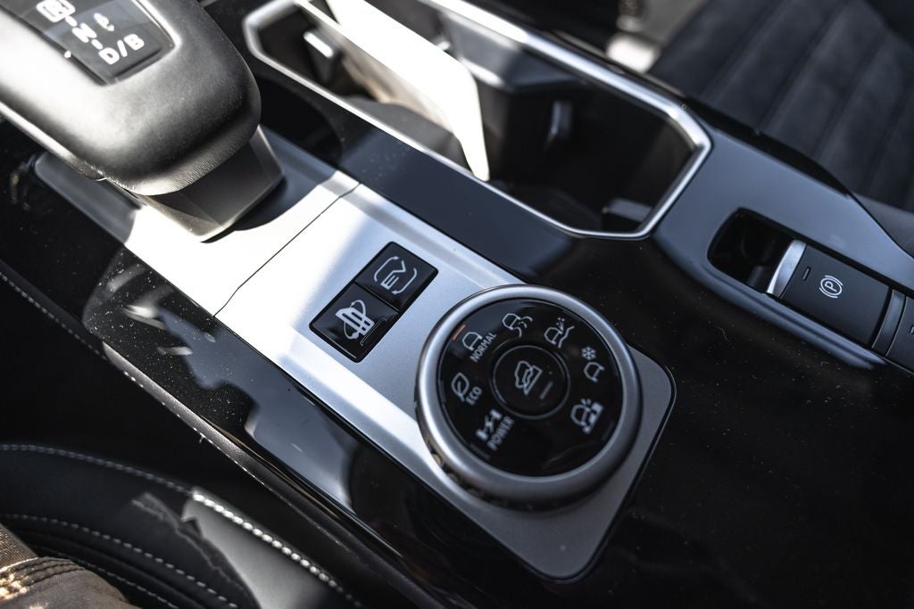2026 Mitsubishi Outlander PHEV SE