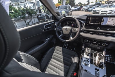 2026 Mitsubishi Outlander PHEV SE