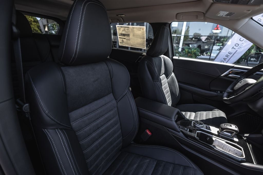 2026 Mitsubishi Outlander PHEV SE