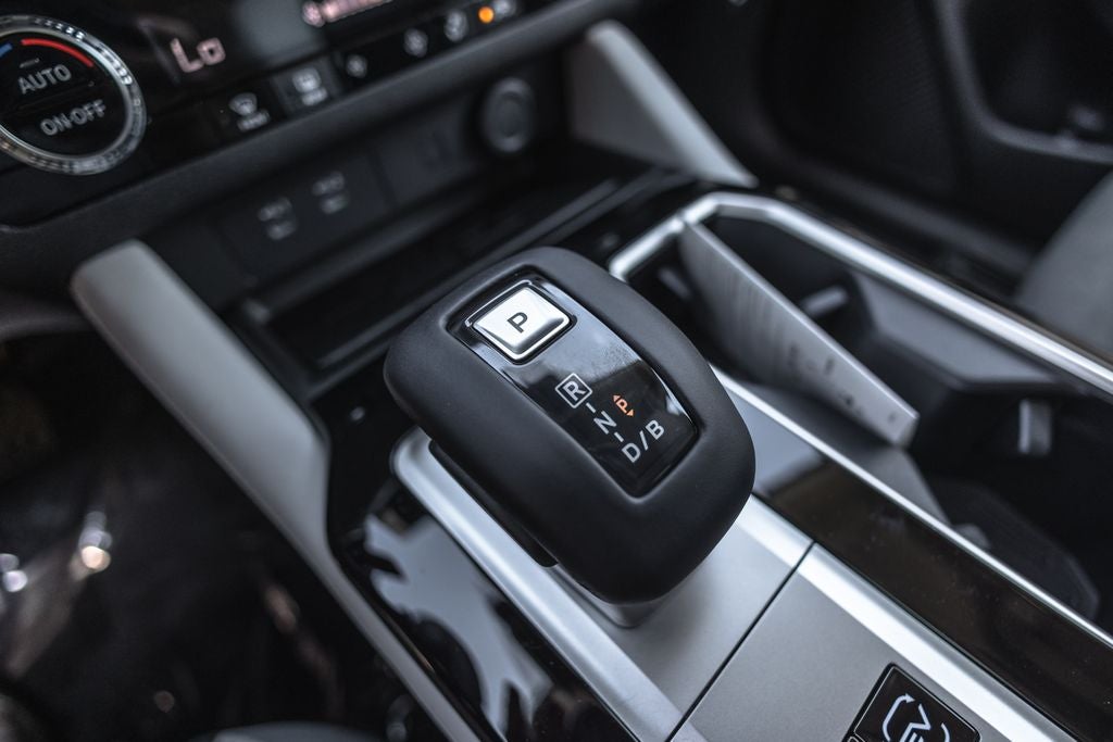 2026 Mitsubishi Outlander PHEV SE