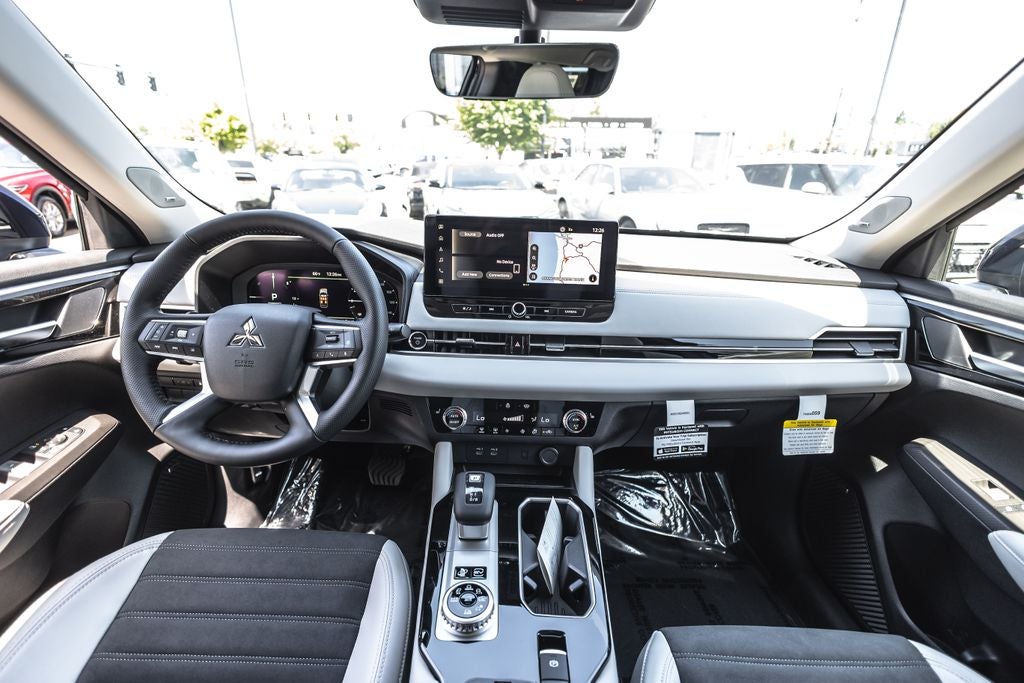 2026 Mitsubishi Outlander PHEV SE