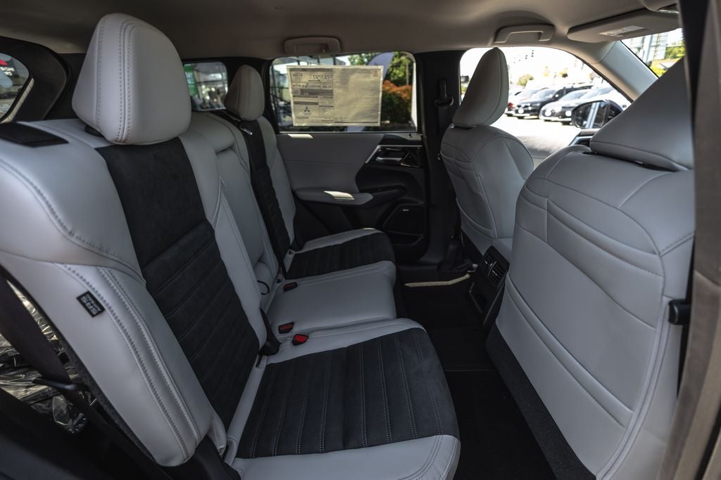 2026 Mitsubishi Outlander PHEV SE