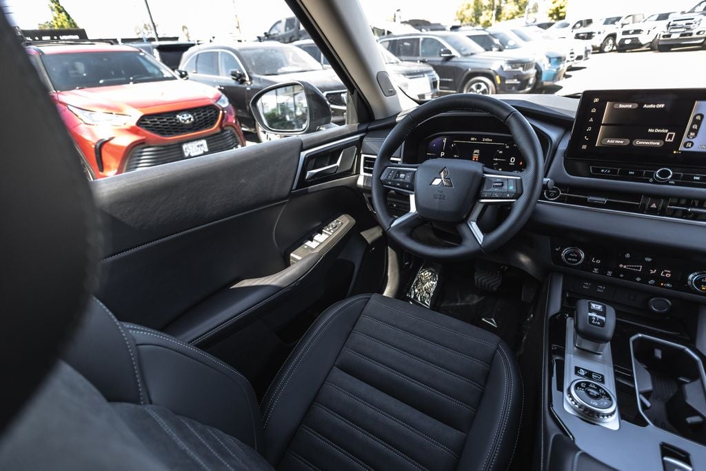 2026 Mitsubishi Outlander PHEV SE