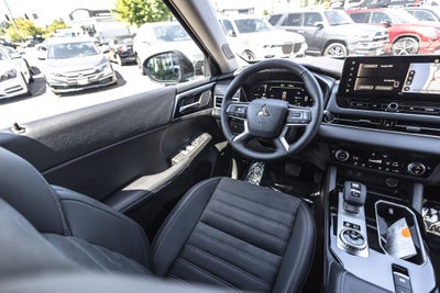 2026 Mitsubishi Outlander PHEV SE