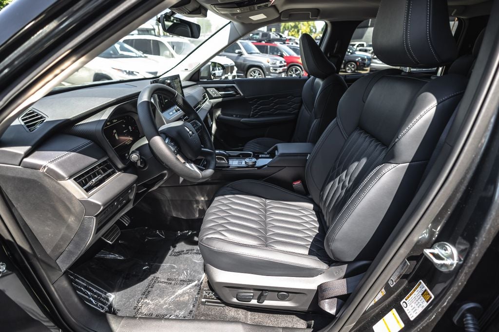 2026 Mitsubishi Outlander PHEV SEL