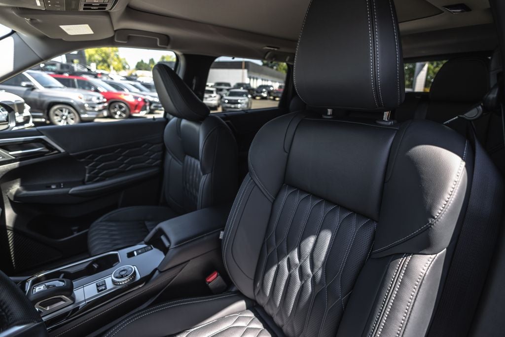 2026 Mitsubishi Outlander PHEV SEL