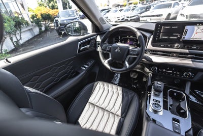 2026 Mitsubishi Outlander PHEV SEL