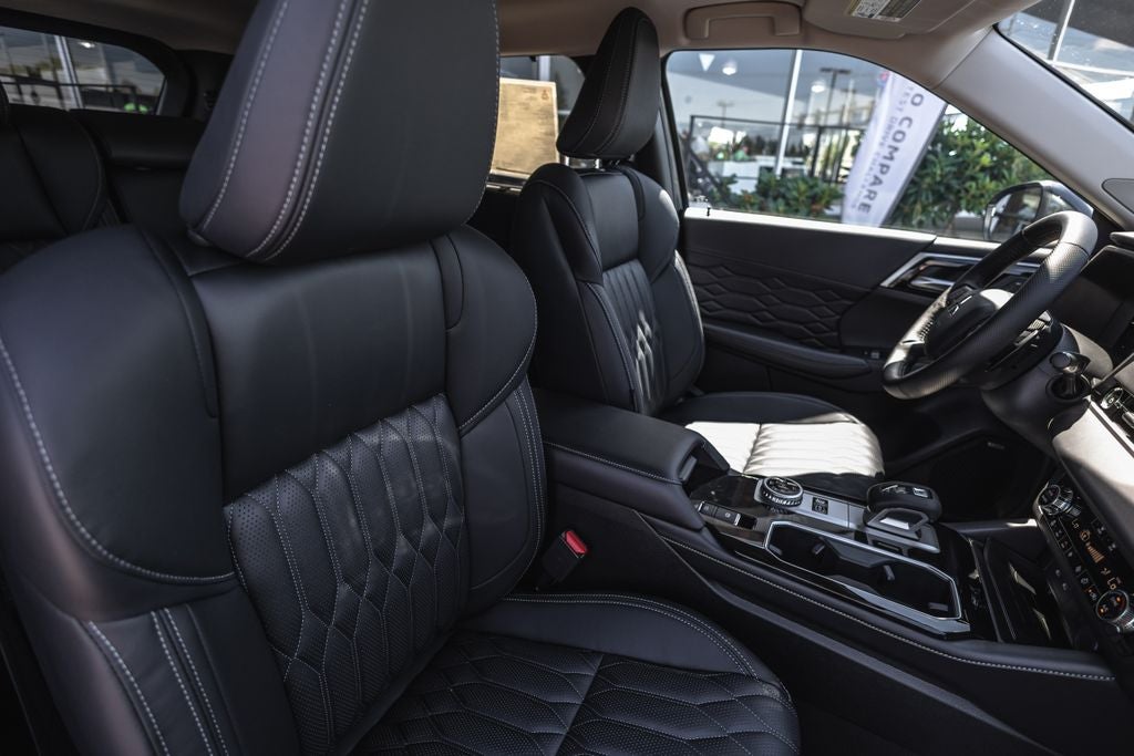 2026 Mitsubishi Outlander PHEV SEL