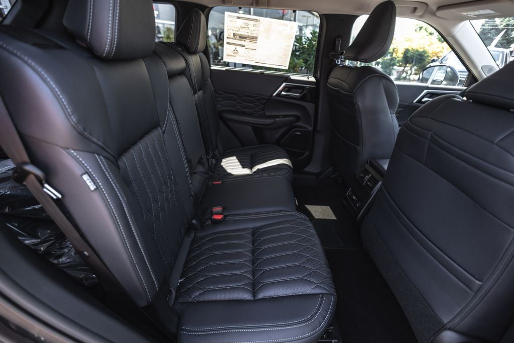 2026 Mitsubishi Outlander PHEV SEL